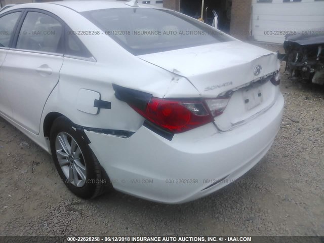 5NPEB4AC7BH305291 - 2011 HYUNDAI SONATA GLS WHITE photo 6