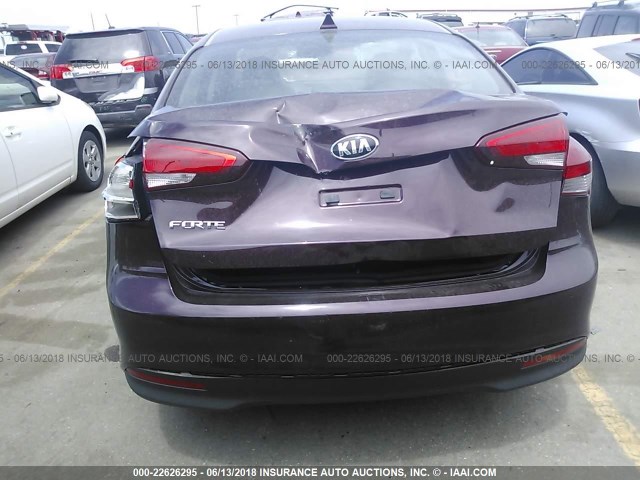 3KPFL4A72JE248926 - 2018 KIA FORTE LX/S RED photo 6