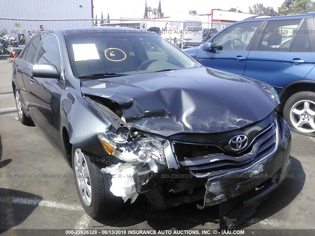 4T1BF3EK7BU153808 - 2011 TOYOTA CAMRY SE/LE/XLE GRAY photo 1