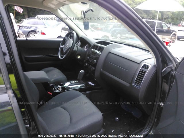 4F2CZ96198KM27068 - 2008 MAZDA TRIBUTE S BLACK photo 5