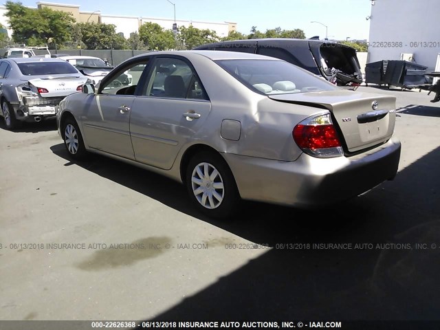 4T1BE32K26U109244 - 2006 TOYOTA CAMRY LE/XLE/SE ოქროსფერი ფოტო 3