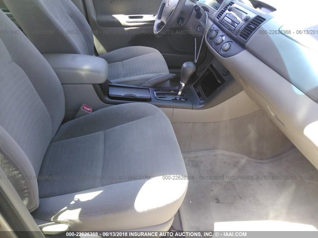 4T1BE32K26U109244 - 2006 TOYOTA CAMRY LE/XLE/SE ოქროსფერი ფოტო 5