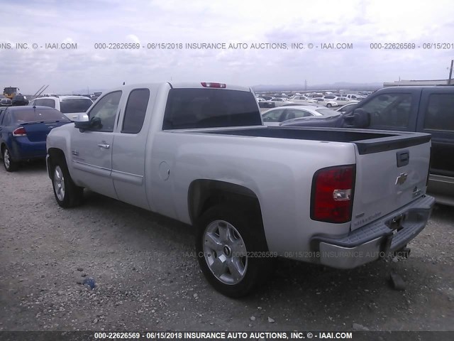 1GCSCSE03AZ281597 - 2010 CHEVROLET SILVERADO C1500 LT SILVER photo 3