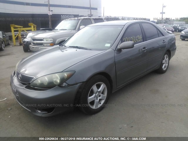 4T1BE32K25U625473 - 2005 TOYOTA CAMRY LE/XLE/SE 灰色 照片 2