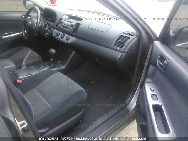 4T1BE32K25U625473 - 2005 TOYOTA CAMRY LE/XLE/SE 灰色 照片 5