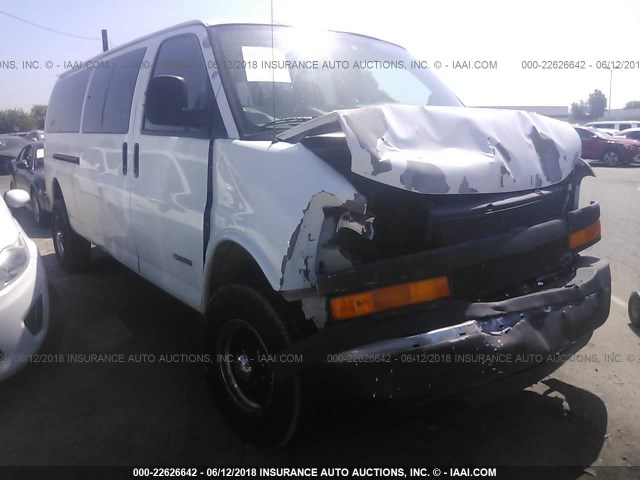 1GAHG39U451186982 - 2005 CHEVROLET EXPRESS G3500  WHITE photo 1