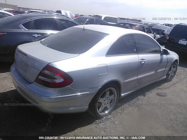 WDBTJ75J84F068343 - 2004 MERCEDES-BENZ CLK 500 SILVER photo 4