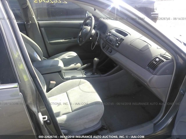 4T1BE32K33U660259 - 2003 TOYOTA CAMRY LE/XLE/SE 灰色 照片 5