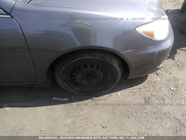 4T1BE32K33U660259 - 2003 TOYOTA CAMRY LE/XLE/SE 灰色 照片 6