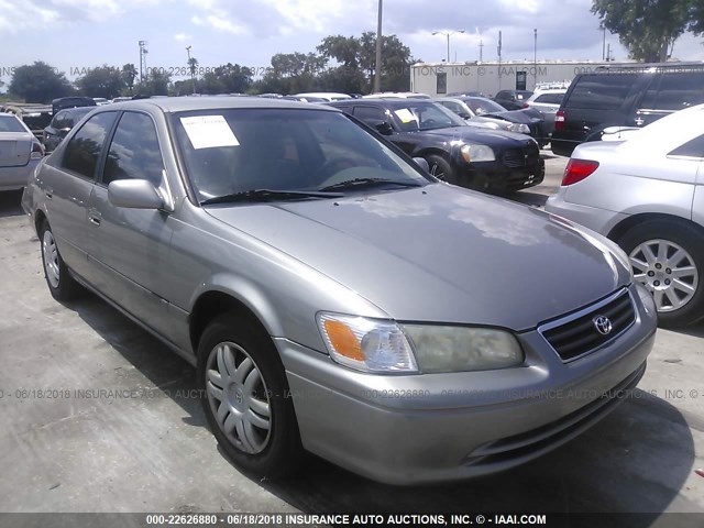 4T1BG22K71U088940 - 2001 TOYOTA CAMRY CE/LE/XLE GRAY photo 1