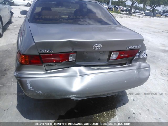 4T1BG22K71U088940 - 2001 TOYOTA CAMRY CE/LE/XLE GRAY photo 6