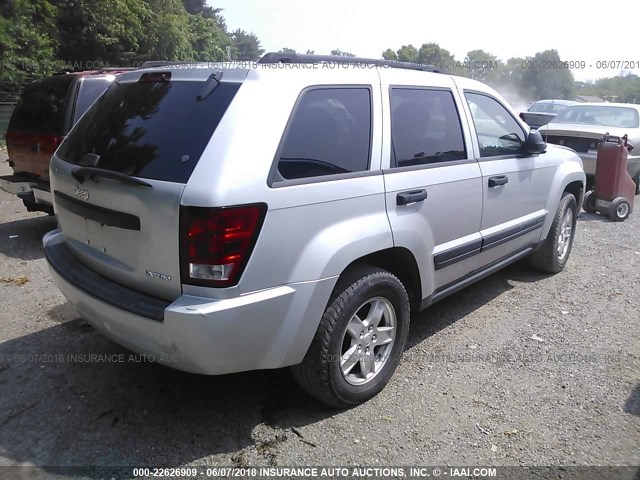 1J4GR48K95C708989 - 2005 JEEP GRAND CHEROKEE LAREDO/COLUMBIA/FREEDOM SILVER photo 4