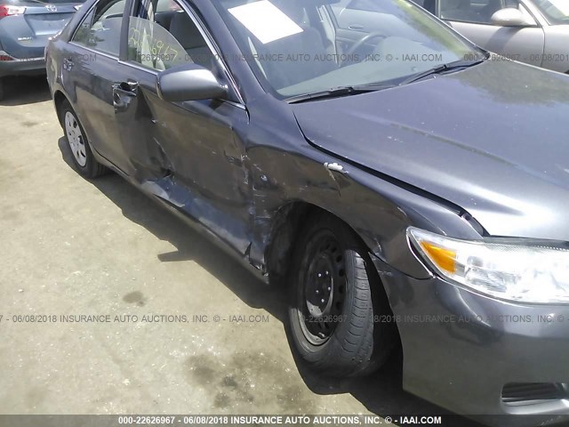 4T4BF3EK7BR209266 - 2011 TOYOTA CAMRY SE/LE/XLE GRAY photo 6