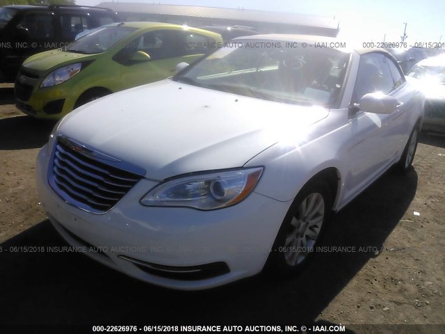 1C3BC2EG5BN529939 - 2011 CHRYSLER 200 TOURING WHITE photo 2