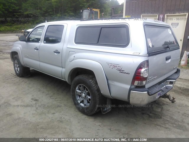 3TMLU4EN5AM047102 - 2010 TOYOTA TACOMA DOUBLE CAB ვერცხლისფერი ფოტო 3