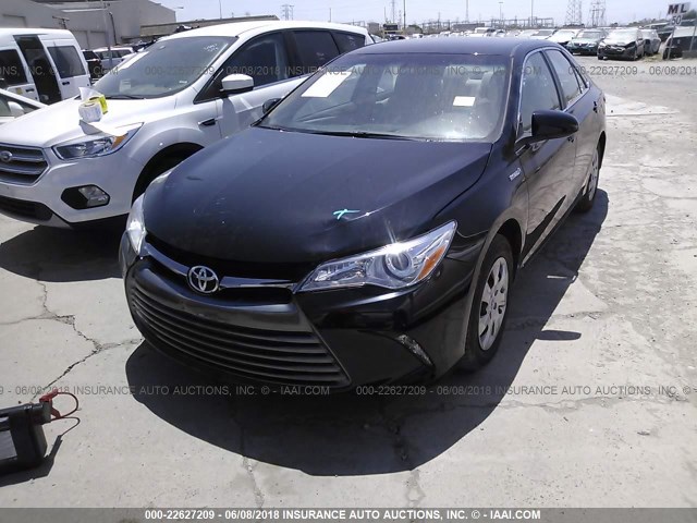 4T1BD1FK2HU215424 - 2017 TOYOTA CAMRY HYBRID/LE/XLE/SE BLACK photo 2