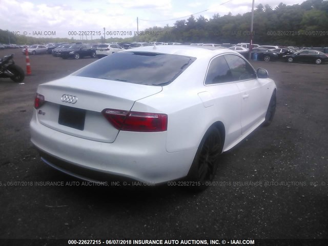 WAURV78TX9A039733 - 2009 AUDI S5 QUATTRO WHITE photo 4