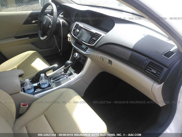 1HGCR3F90FA026046 - 2015 HONDA ACCORD TOURING WHITE photo 5