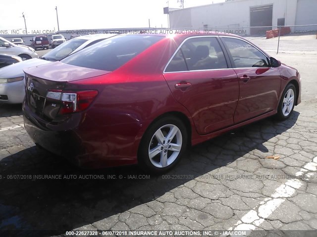 4T1BF1FK1EU869725 - 2014 TOYOTA CAMRY L/SE/LE/XLE RED photo 4