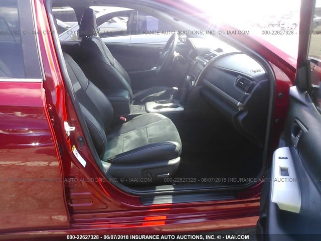 4T1BF1FK1EU869725 - 2014 TOYOTA CAMRY L/SE/LE/XLE 红色 照片 5