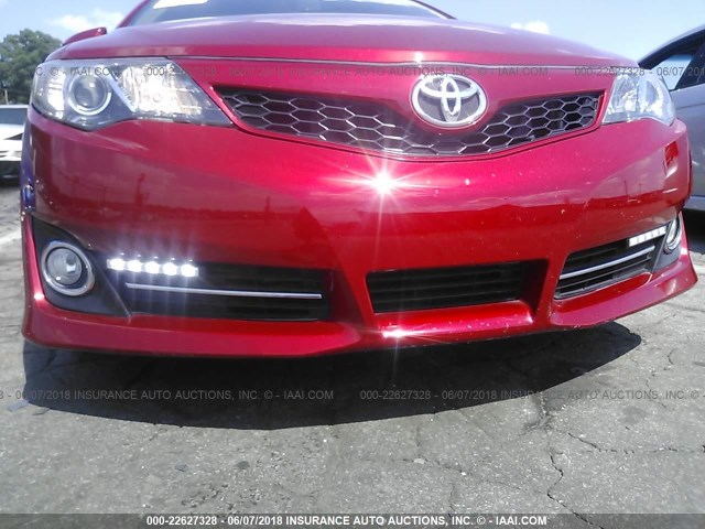4T1BF1FK1EU869725 - 2014 TOYOTA CAMRY L/SE/LE/XLE RED photo 6
