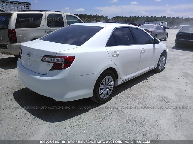 4T1BF1FK2DU260710 - 2013 TOYOTA CAMRY L/SE/LE/XLE თეთრი ფოტო 4