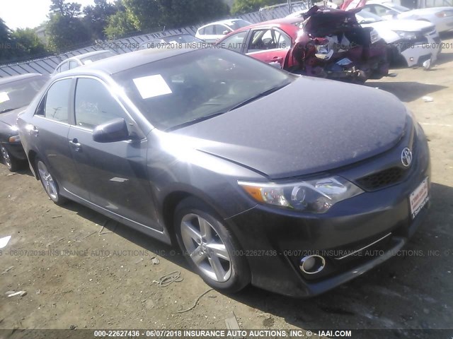 4T1BF1FK3DU295000 - 2013 TOYOTA CAMRY L/SE/LE/XLE 灰色 照片 1