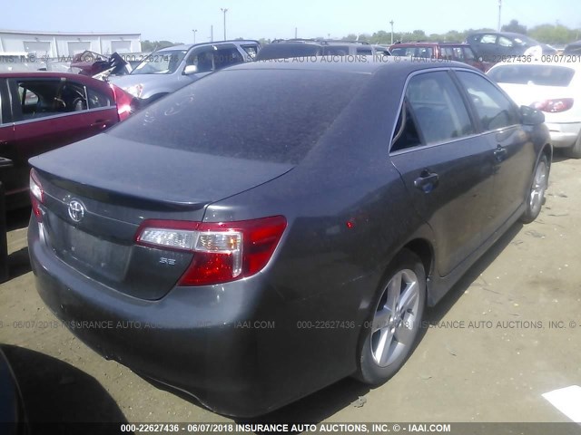 4T1BF1FK3DU295000 - 2013 TOYOTA CAMRY L/SE/LE/XLE 灰色 照片 4