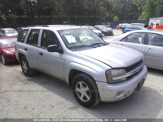 1GNDS13S552259830 - 2005 CHEVROLET TRAILBLAZER LS/LT SILVER photo 1