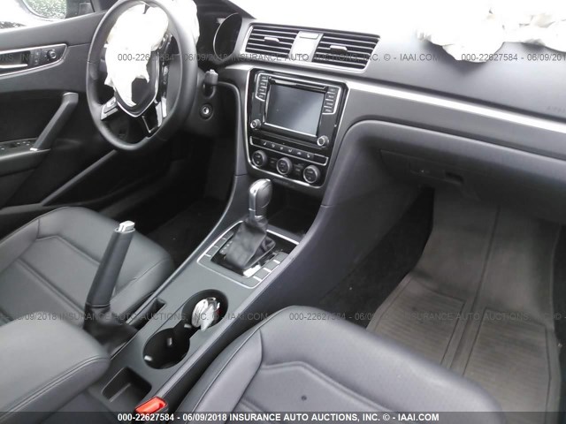 1VWDT7A32HC071220 - 2017 VOLKSWAGEN PASSAT R-LINE Qara foto 5