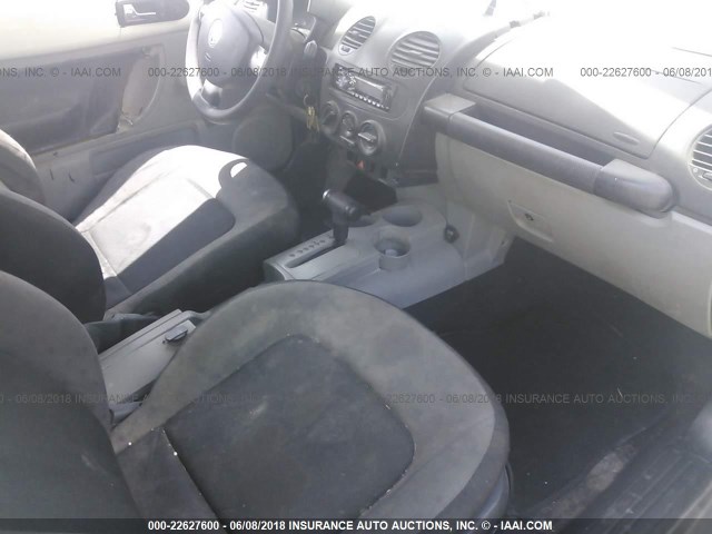 3VWBA21C3XM446691 - 1999 VOLKSWAGEN NEW BEETLE GL 白色 照片 5