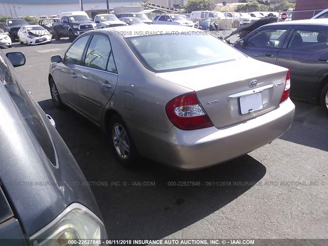 JTDBE32K820042123 - 2002 TOYOTA CAMRY LE/XLE/SE Qızıl foto 3