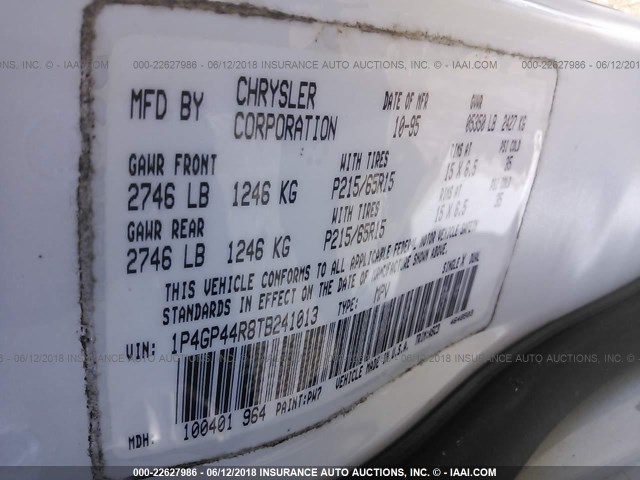 1P4GP44R8TB241013 - 1996 PLYMOUTH GRAND VOYAGER SE WHITE photo 9