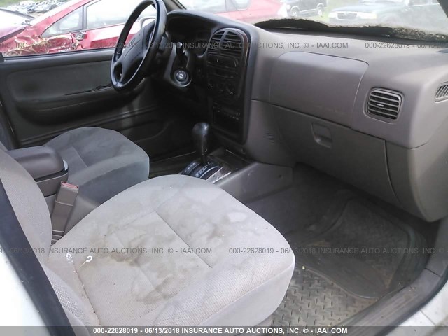 KNDJB723815079999 - 2001 KIA SPORTAGE WHITE photo 5