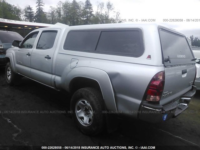 5TEKU72N28Z542081 - 2008 TOYOTA TACOMA DBL CAB PRERUNNER LNG BED SILVER photo 3