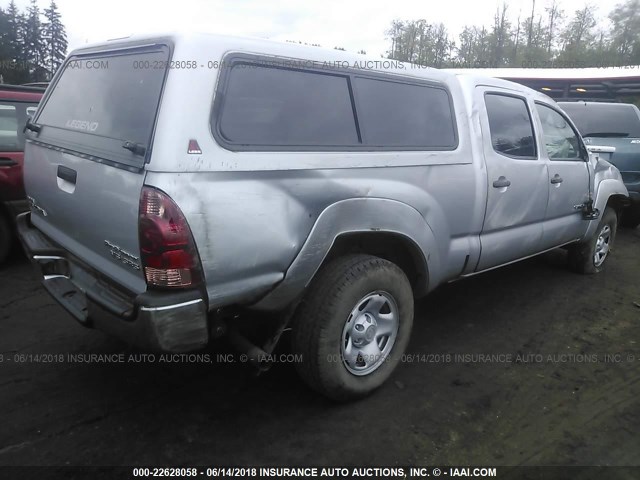 5TEKU72N28Z542081 - 2008 TOYOTA TACOMA DBL CAB PRERUNNER LNG BED SILVER photo 4