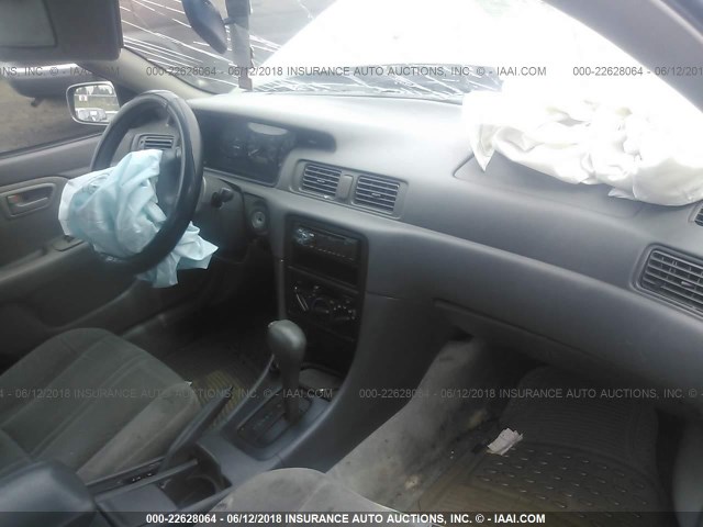 4T1BG22K8XU599923 - 1999 TOYOTA CAMRY CE/LE/XLE GRAY photo 5