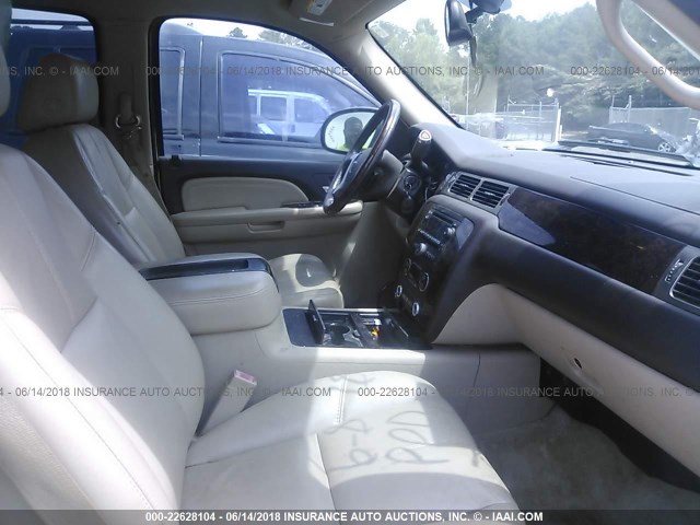 1GKFK63847J204155 - 2007 GMC YUKON DENALI WHITE photo 5