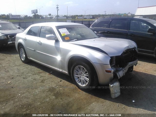 2C3KA53GX8H258288 - 2008 CHRYSLER 300 TOURING SILVER photo 1