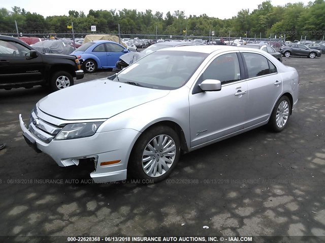 3FADP0L37CR450385 - 2012 FORD FUSION HYBRID SILVER photo 2