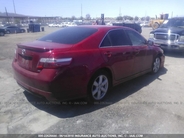 4T1BK46K77U003933 - 2007 TOYOTA CAMRY NEW GENERAT LE/XLE/SE RED photo 4