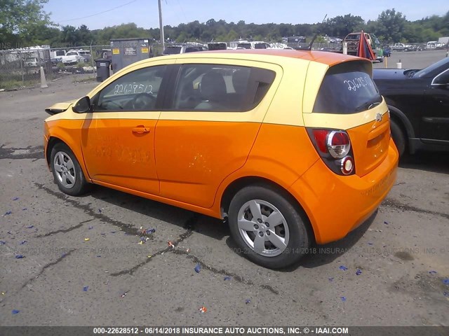 1G1JA6SH0D4173581 - 2013 CHEVROLET SONIC LS ნარინჯისფერი ფოტო 3