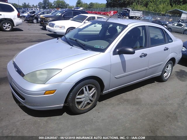 1FAFP34Z93W342361 - 2003 FORD FOCUS SE COMFORT/SE SPORT SILVER photo 2