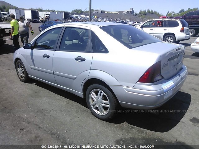 1FAFP34Z93W342361 - 2003 FORD FOCUS SE COMFORT/SE SPORT SILVER photo 3