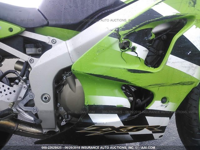 JKAZX4J102A050034 - 2002 KAWASAKI ZX600 J1 GREEN photo 8