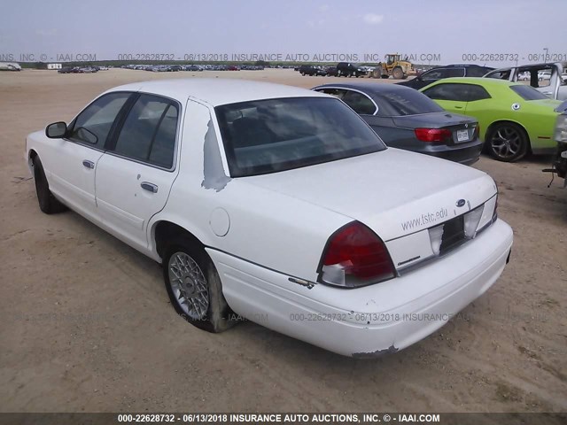 2FAFP73W02X103783 - 2002 FORD CROWN VICTORIA  WHITE photo 3