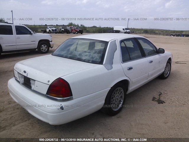 2FAFP73W02X103783 - 2002 FORD CROWN VICTORIA  WHITE photo 4