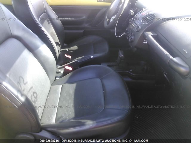 3VWPG3AG6AM000782 - 2010 VOLKSWAGEN NEW BEETLE 黄色 照片 5