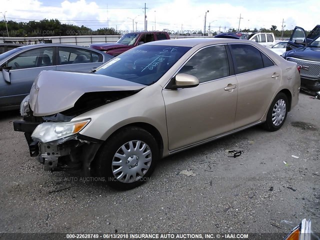 4T4BF1FK4CR162749 - 2012 TOYOTA CAMRY SE/LE/XLE GOLD photo 2