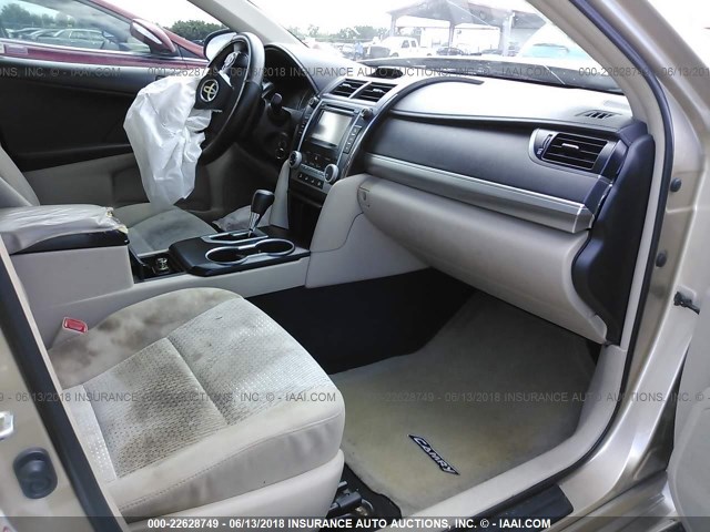 4T4BF1FK4CR162749 - 2012 TOYOTA CAMRY SE/LE/XLE GOLD photo 5